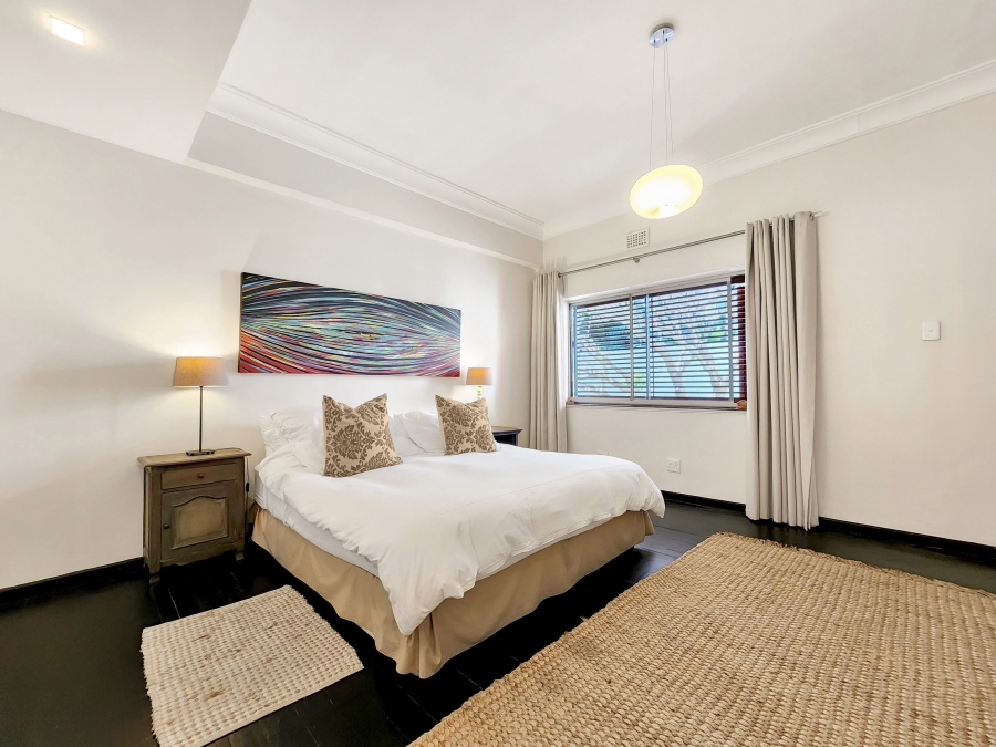 2 Bedroom Property for Sale in Sea Point Western Cape